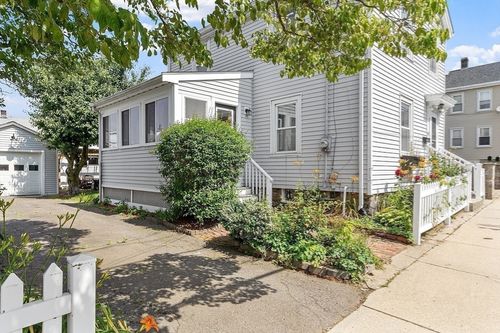 50 Tracey St, Peabody, MA, 01960-4444 | Card Image
