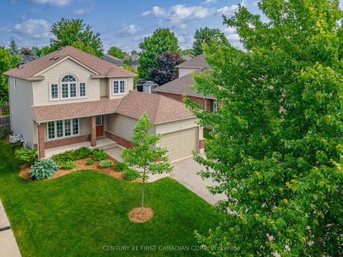 32 Stonefield Lane, Ilderton, ON, N0M2A0 | Card Image