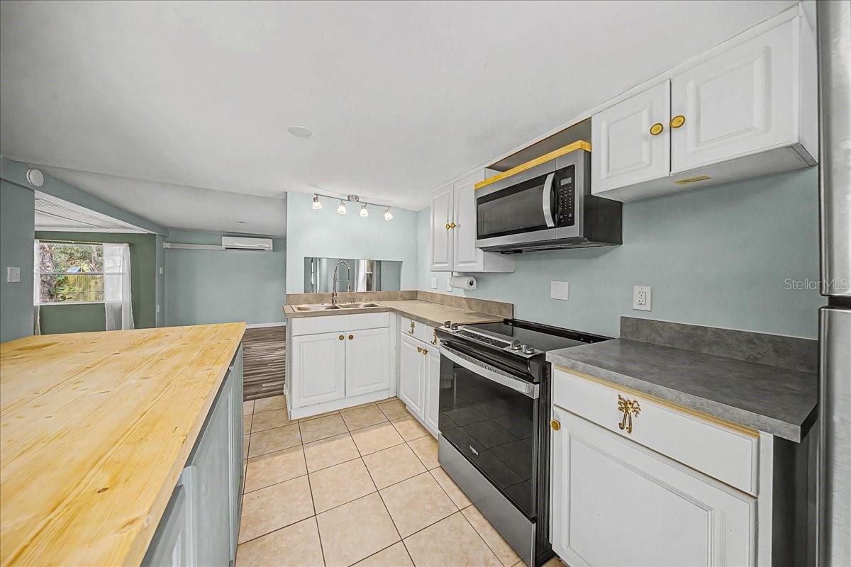 Residential in SILVER SPRINGS 5