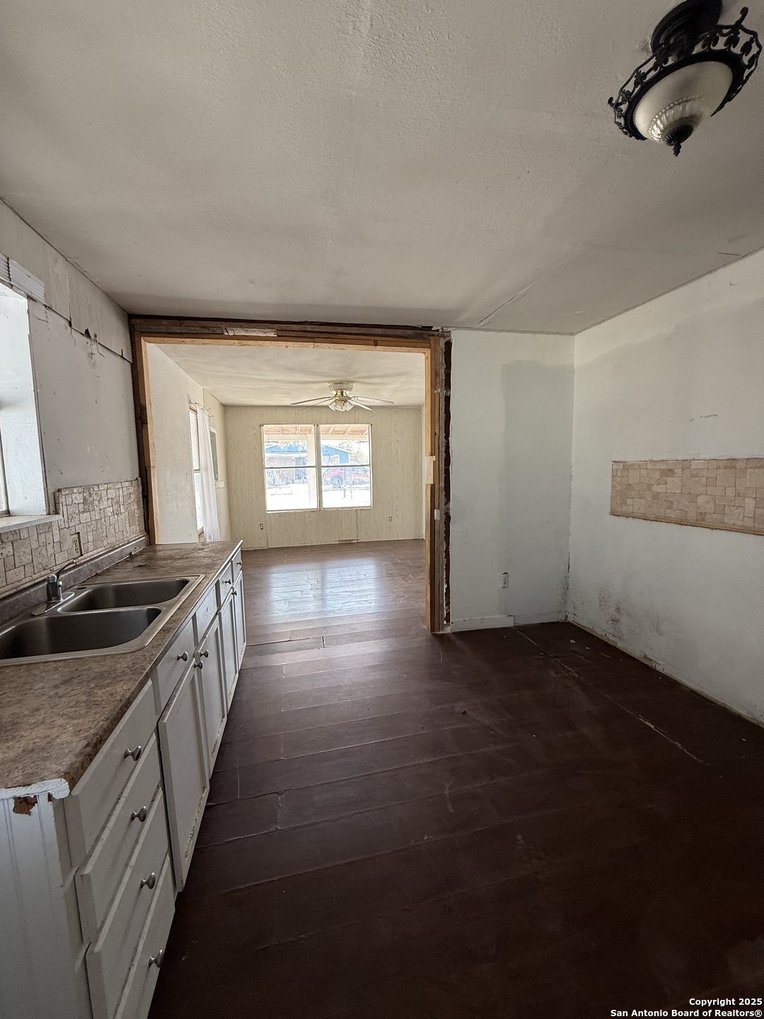 Residential in Carrizo Springs 5