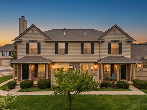 174 Commons Cir, Saline, MI, 48176-9188 | Card Image