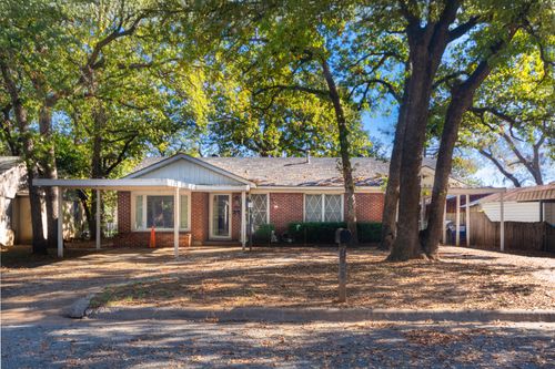 708 Schilder Dr, River Oaks, TX, 76114-3213 | Card Image