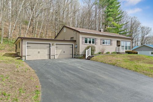 39 Maplewood Ave, Barre, VT, 05641-3016 | Card Image