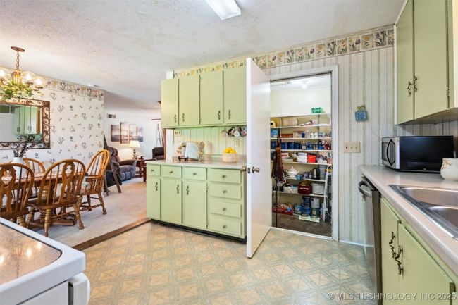 300 Se Waverly Ave, House other with 3 bedrooms, 1 bathrooms and null parking in Bartlesville OK | Image 10