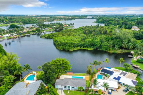 6803 Kingston Dr, Lantana, FL, 33462-3932 | Card Image