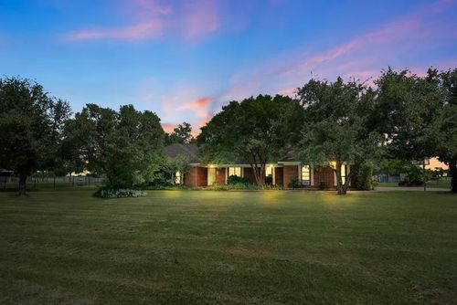 8085 Jackson Rd, Krum, TX, 76249-6624 | Card Image