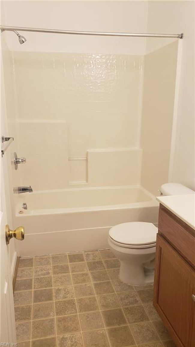1013 Point Way, House attached with 3 bedrooms, 2 bathrooms and null parking in Carrollton VA | Image 13