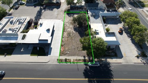 908 N Douty St, Hanford, CA, 93230-3918 | Card Image