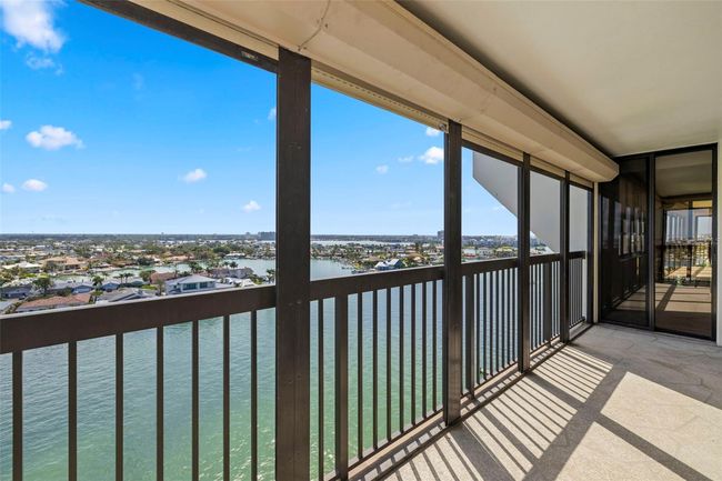 APT-1201 - 9415 Blind Pass Rd, Condo with 2 bedrooms, 2 bathrooms and null parking in ST PETE BEACH FL | Image 31