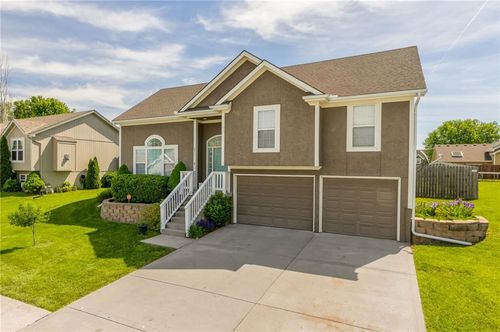 803 Crestridge Dr, Kearney, MO, 64060-7173 | Card Image