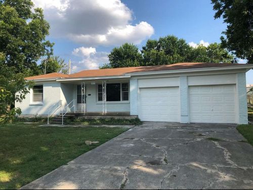 7977 Wyatt Dr, White Settlement, TX, 76108-2472 | Card Image
