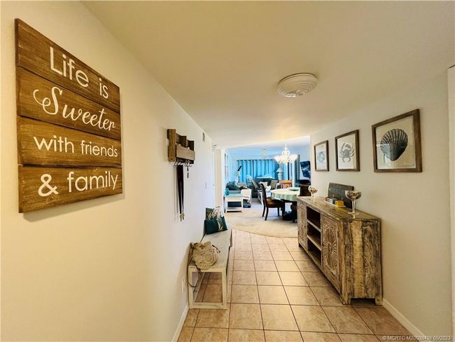 APT-401 - 10044 Ocean Dr, Condo with 3 bedrooms, 2 bathrooms and null parking in Jensen Beach FL | Image 5
