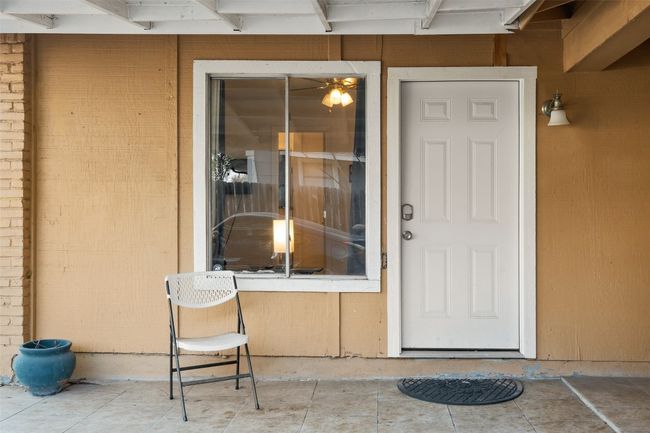 View of property entrance | Image 15