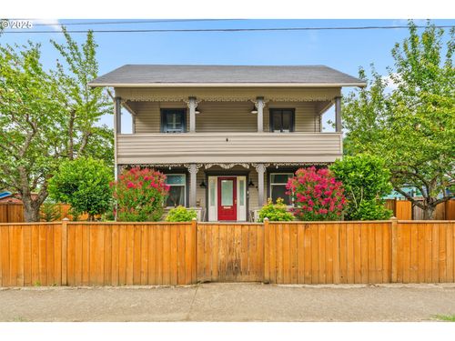 409 N 8th St, Cottage Grove, OR, 97424-1302 | Card Image