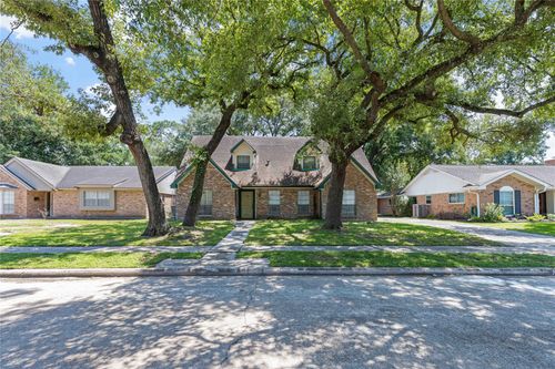 915 Chantilly Lane, Houston, TX, 77018 | Card Image