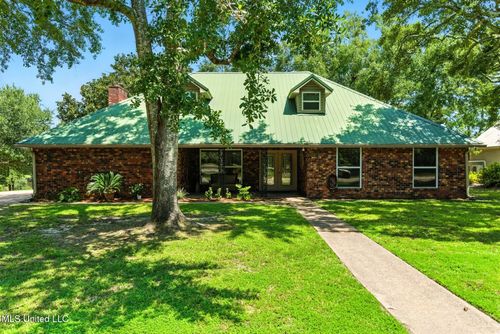 1526 Oldfield Dr, Gautier, MS, 39553-7518 | Card Image
