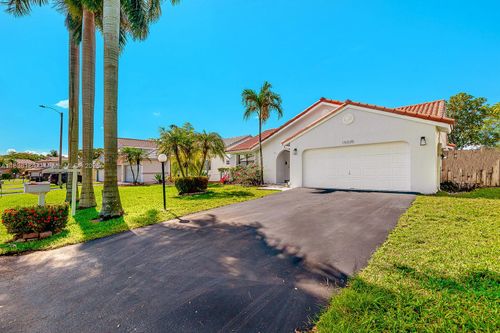 15510 Gauntlet Hall Mnr, Davie, FL, 33331-3437 | Card Image