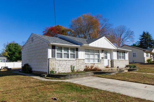 318 W Jefferson Ave, Linwood, NJ, 08221-1715 | Card Image