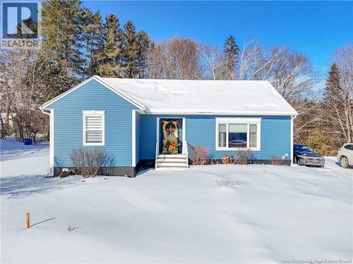 744 Central St, Centreville, NB, E7K2M5 | Card Image