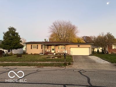 1161 Crestmoor Drive, House other with 3 bedrooms, 1 bathrooms and null parking in Shelbyville IN | Image 1