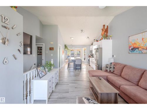 2716 44a Ave Nw, Edmonton, AB, T6T1K1 | Card Image