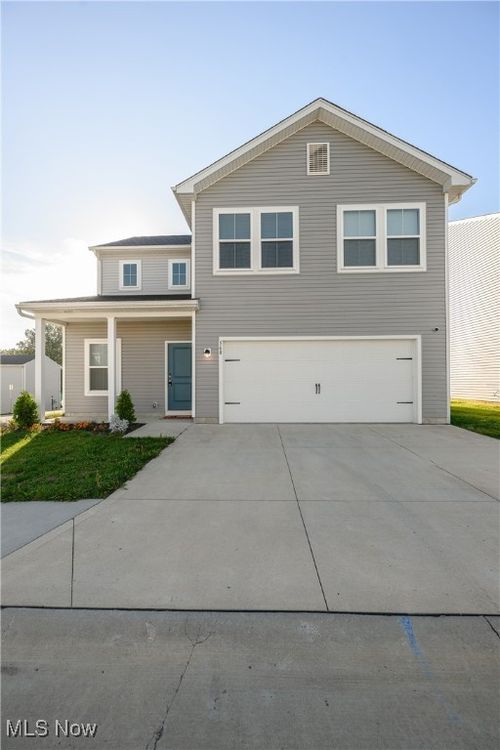 568 Auld Farm Cir, Akron, OH, 44320-3011 | Card Image