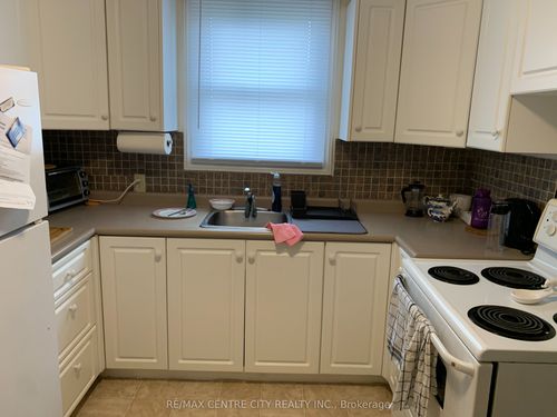 31 Langarth St W, London, ON, N6J1P3 | Card Image