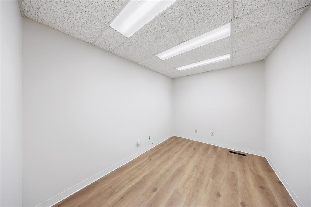 Commercial Sale in Sarnia 5