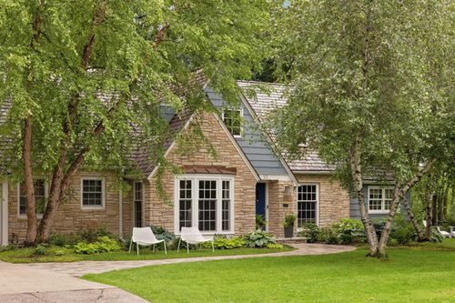 512 Janalyn Cir, Golden Valley, MN, 55416-3327 | Card Image