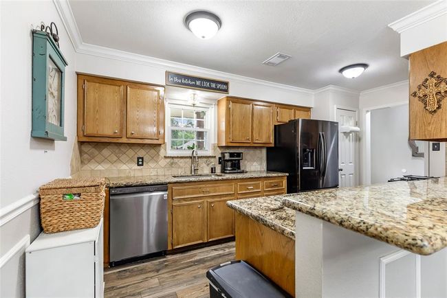 3303 Indian Mound Trl, House other with 3 bedrooms, 2 bathrooms and 2 parking in Crosby TX | Image 17