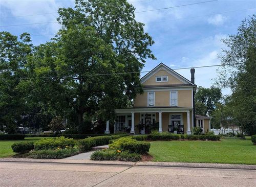 403 W Academy Ave, Jennings, LA, 70546-5219 | Card Image