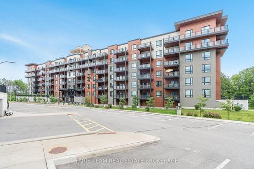 603-302 Essa Rd, Barrie, ON, L9J0H3 | Card Image