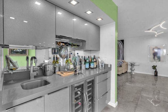 APT-401 - 2603 Nw 103 Rd Ave, Condo with 3 bedrooms, 2 bathrooms and null parking in Sunrise FL | Image 4