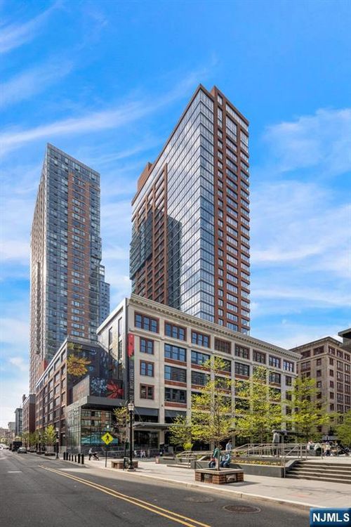 151 Bay St, Jersey City, NJ, 07302-4850 | Card Image