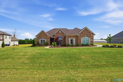 188 Earl Vaughn Dr, Huntsville, AL, 35806-3028 | Card Image