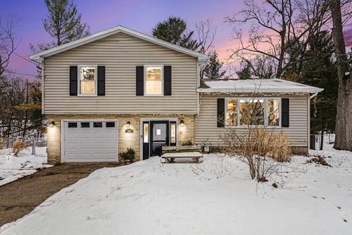 1918 S Mears Ave, Whitehall, MI, 49461-9601 | Card Image