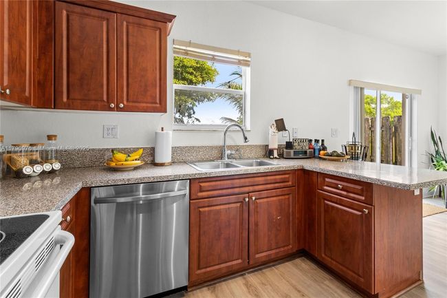 22364 Sw 89 Th Path, Townhouse with 4 bedrooms, 3 bathrooms and null parking in Cutler Bay FL | Image 7