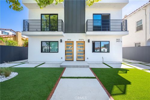 2922 12th Ave, Los Angeles, CA, 90018-2805 | Card Image