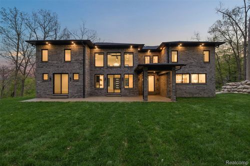 6675 College Park Drive, Springfield Charter Township, MI, 48346 | Card Image