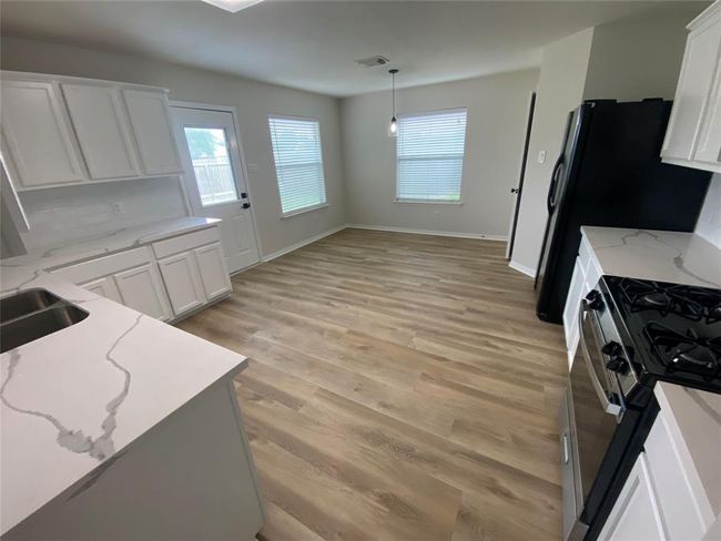 5638 Sequin Dr, House other with 4 bedrooms, 3 bathrooms and 2 parking in Spring TX | Image 8