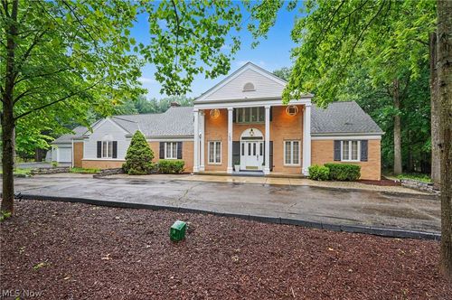 1455 Woodland Ln, Silver Lake, OH, 44224-2457 | Card Image