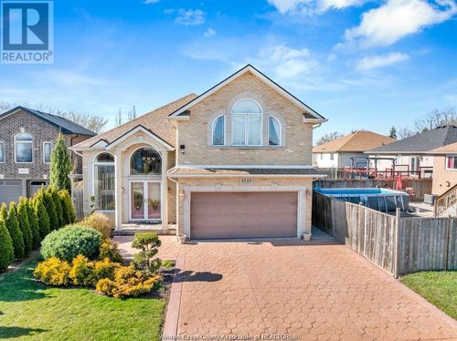 1840 St. Christopher Crt, Windsor, ON, N8W0A1 | Card Image