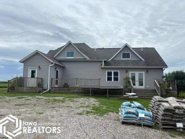 20170 Highway 2, Home with 5 bedrooms, 4 bathrooms and null parking in Bloomfield IA | Image 4