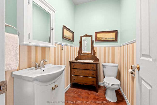 3958 Harrowsmith Rd, House other with 4 bedrooms, 3 bathrooms and 10 parking in Harrowsmith ON | Image 13