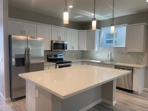 1335 E Pueblo Ave, Phoenix, AZ, 85040-1200 | Card Image