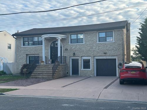 1st-floor-497 Pierce St, Oceanside, NY, 11572-3517 | Card Image