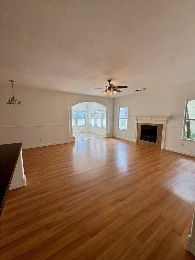living room | Image 7