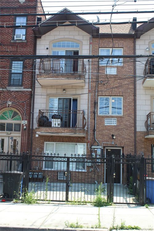 3814 Barnes Ave, Bronx, NY, 10467-5314 | Card Image