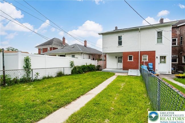 1926 W Broad St, Townhouse with 4 bedrooms, 1 bathrooms and null parking in BETHLEHEM PA | Image 4