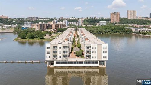 217 The Promenade, Edgewater, NJ, 07020 | Card Image